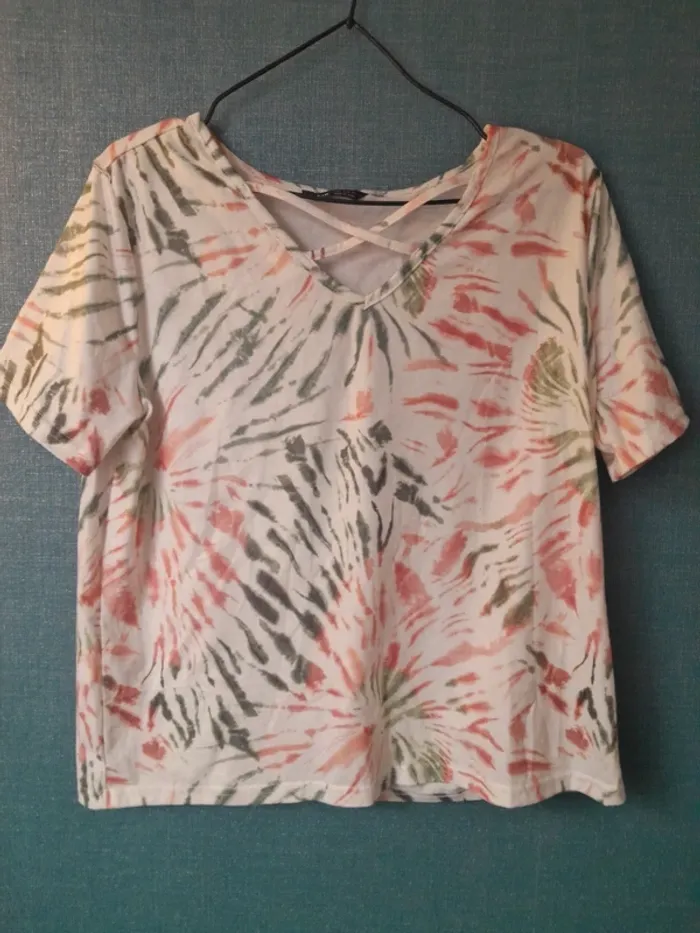 T-shirt - Blouse manche courte - Shein - Très bon état - Taille 36 - photo numéro 4