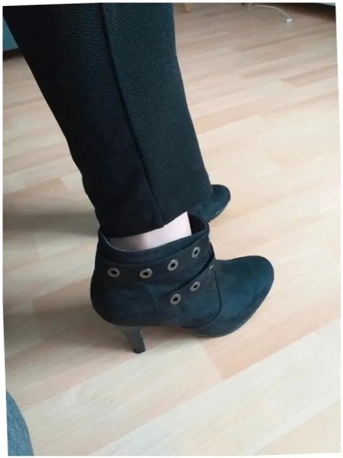 Bottines noires - photo numéro 2