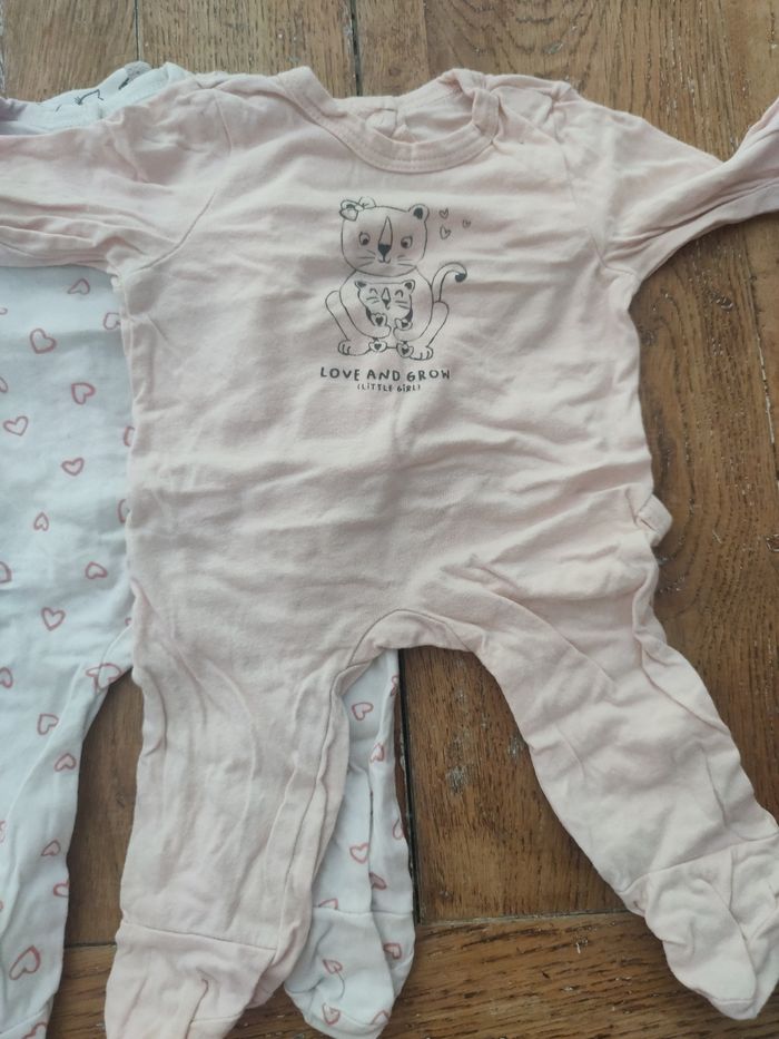 Lot pyjamas 1 mois léger - photo numéro 3