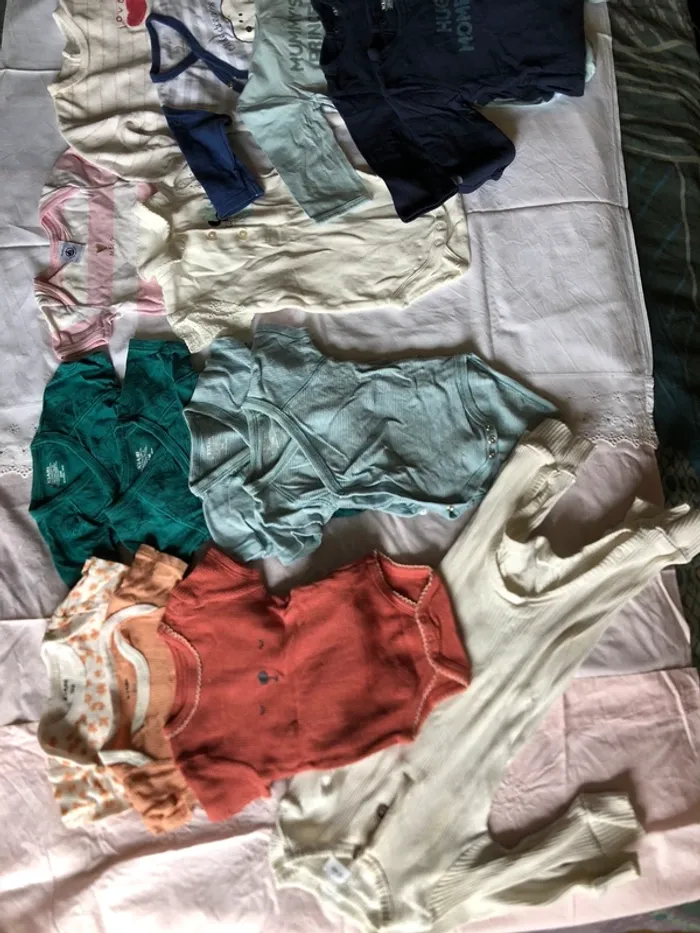 Lot body et pyjamas