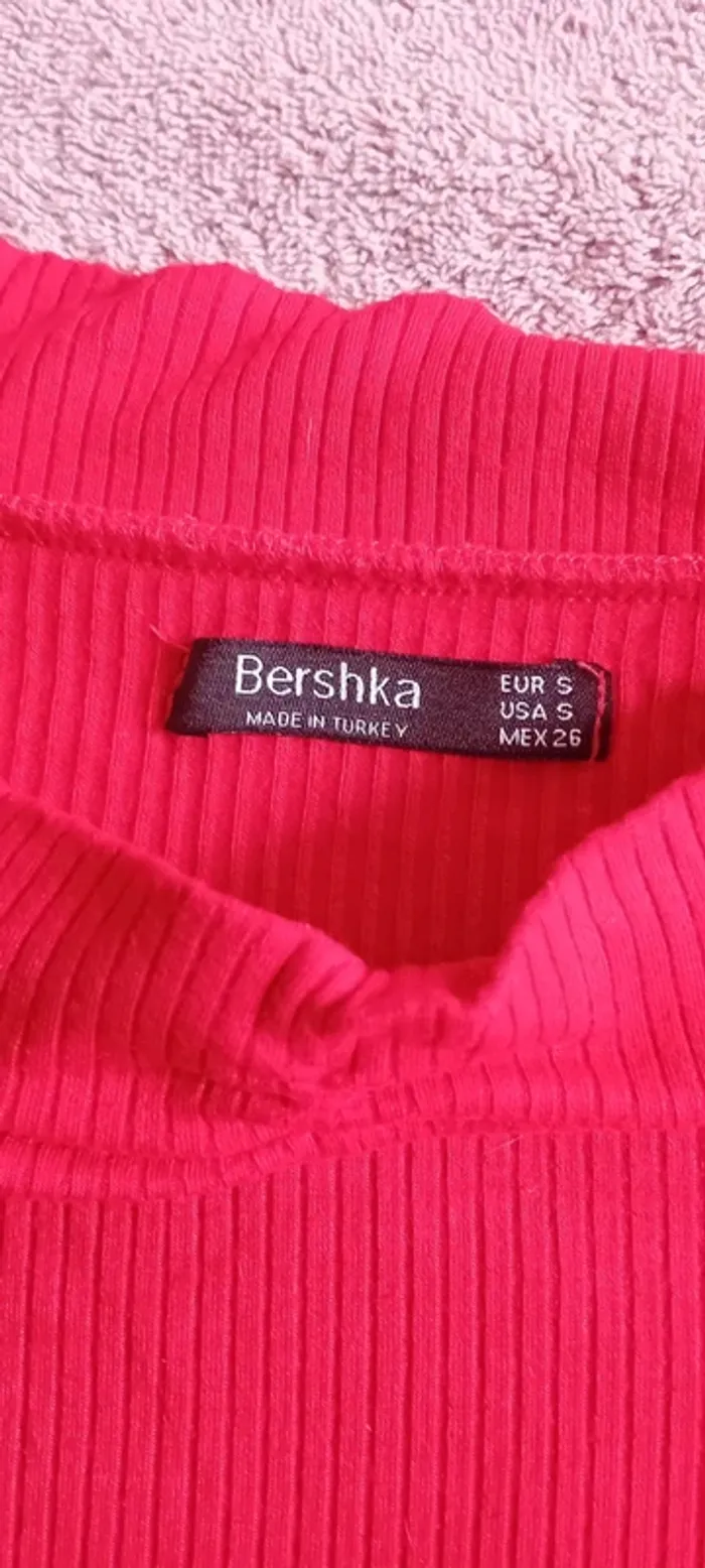 Superbe bodie bershka taille 36 rouge en parfait état - photo numéro 4