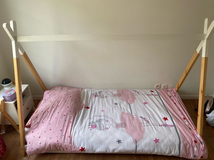 Lit tipi et table de chevet enfant - photo numéro 2