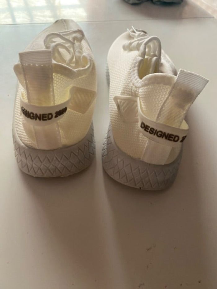 Basket homme blanche Taille 39 designed 2020