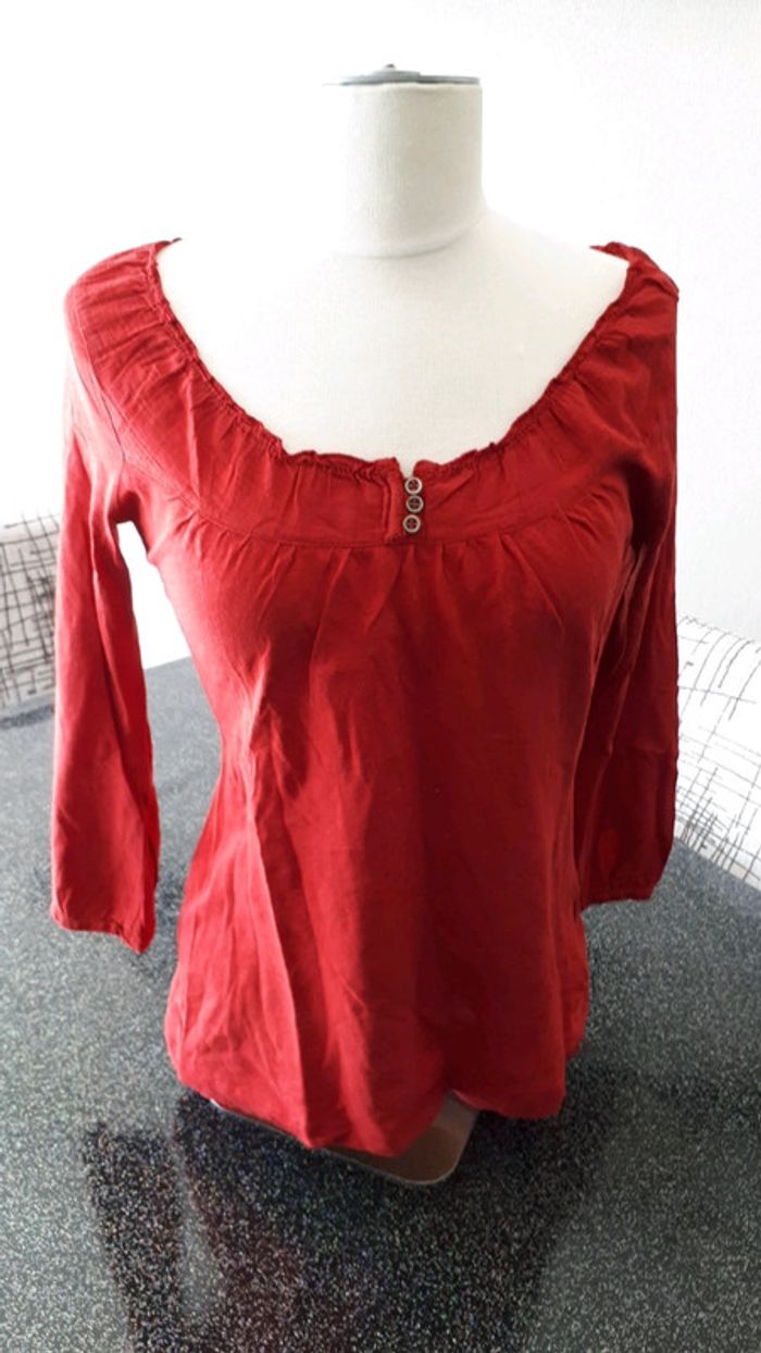 Haut rouge h et m T S - photo numéro 2