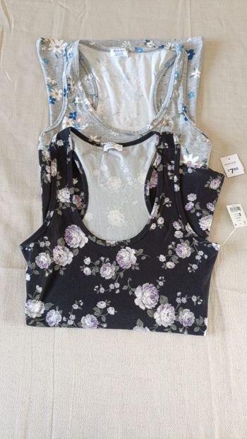 Lot de 2 débardeurs fleuris – Taille XS – Neufs avec étiquette