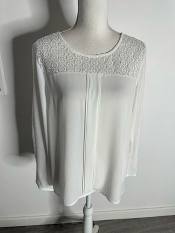 Blouse blanche et dentelle Damart T38 M