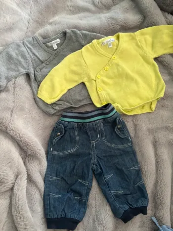 Lot jean et 2 pulls