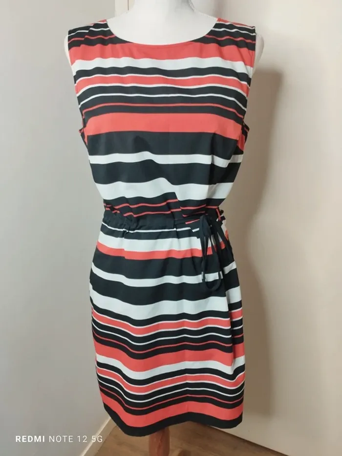 Jolie robe Charles Vögele taille 40