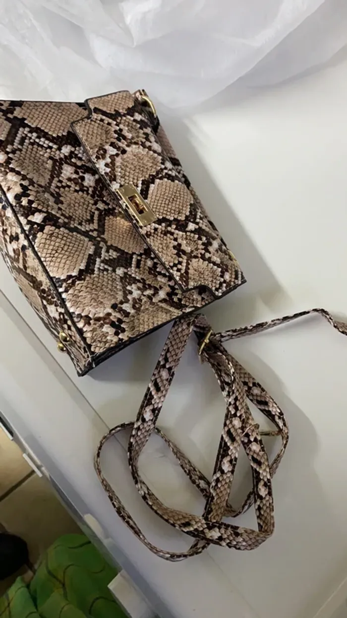 Sac à main neuf porte main ou bandoulière - photo numéro 3