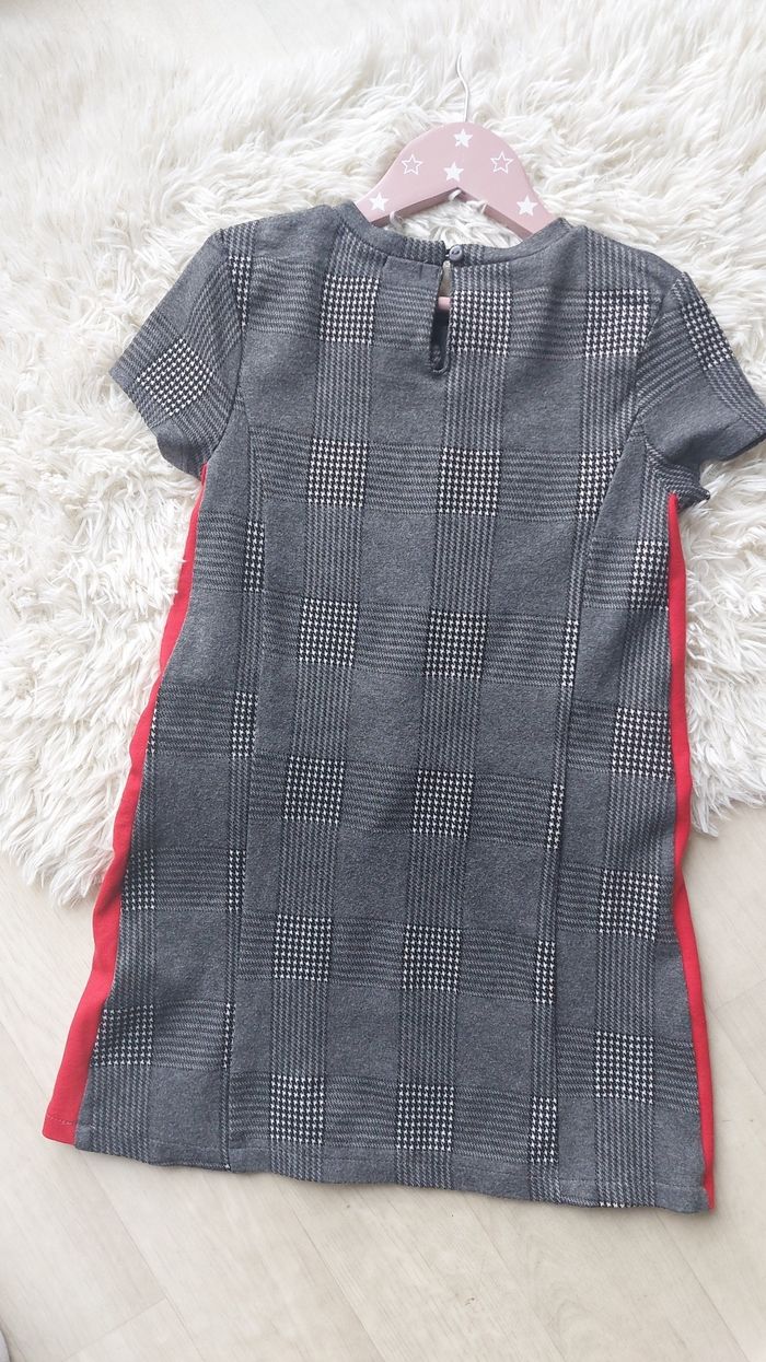 Robe grise et rouge 8 ans kiabi - photo numéro 3