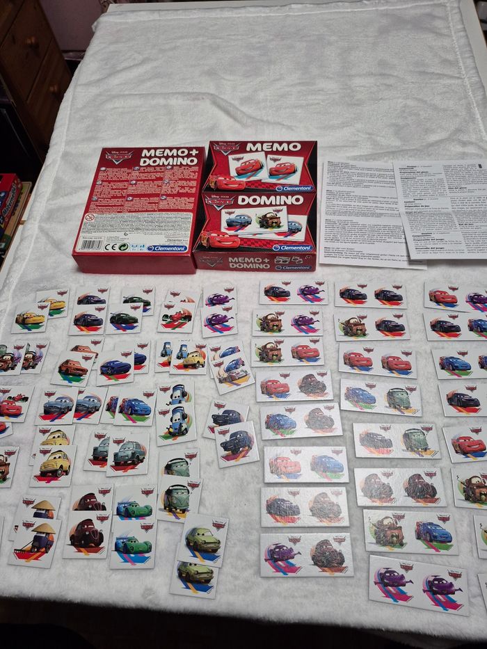 Boîte de jeux memo + domino Cars