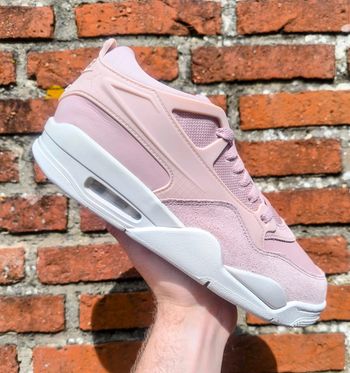 Baskets Jordan 4 RM Pink oxford rose pointure 42 neuves avec boite