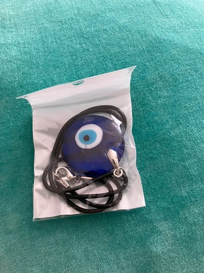 Collier avec pendentif contre le mauvais œil - photo numéro 4