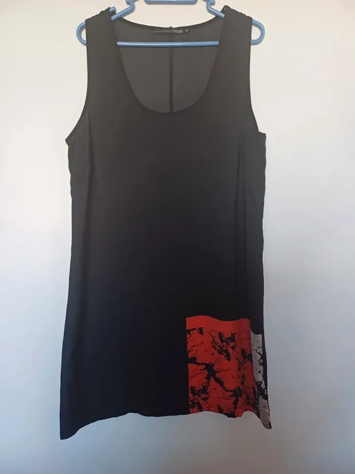 Robe noir et rouge été