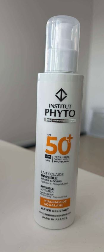 Lait solaire invisible
