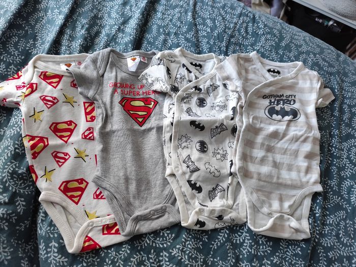 Lot de bodies super héros neuf