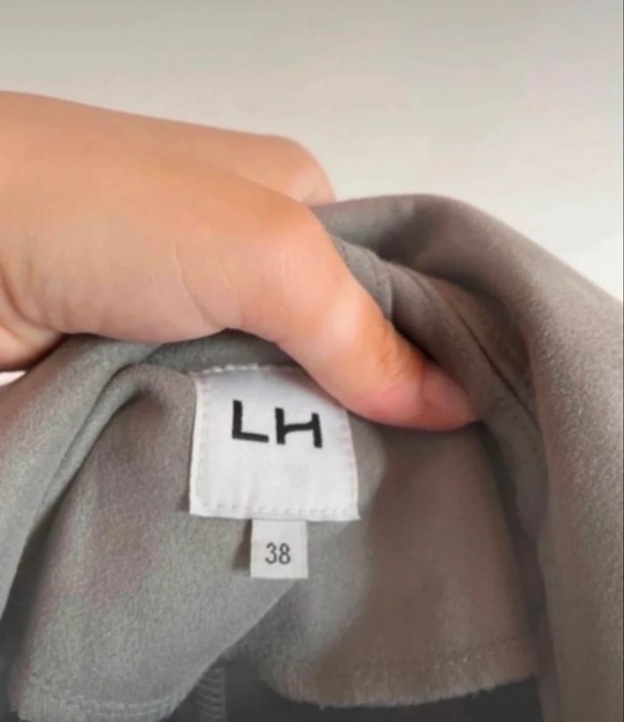 Veste en daim gris clair taille M de chez La Halle en bon état - photo numéro 8