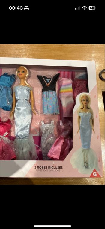 Poupée et accessoires
