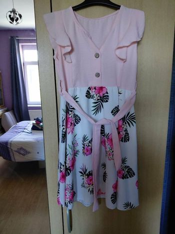 Très jolie robe d'été fille T 8 ans