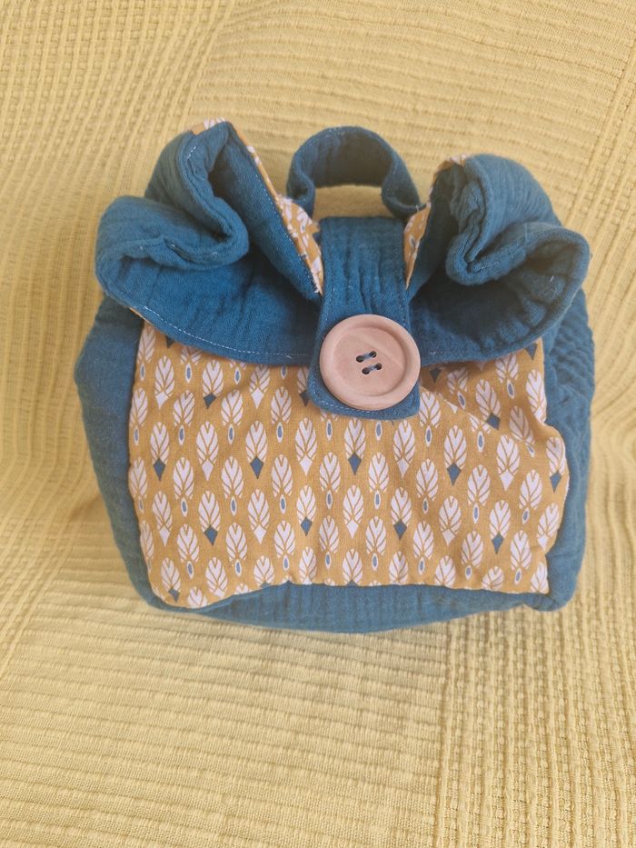 Jolie trousse en tissu doublé bleu canard et jaune moutarde - photo numéro 2