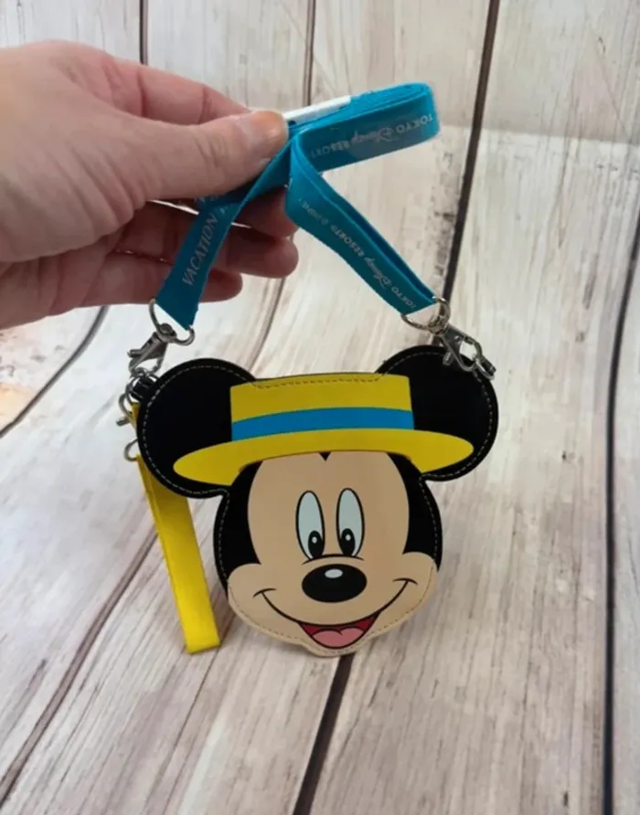 Lanière porte pass annuel (ou magic pass) disney Tokyo Disney resort Japon - photo numéro 2
