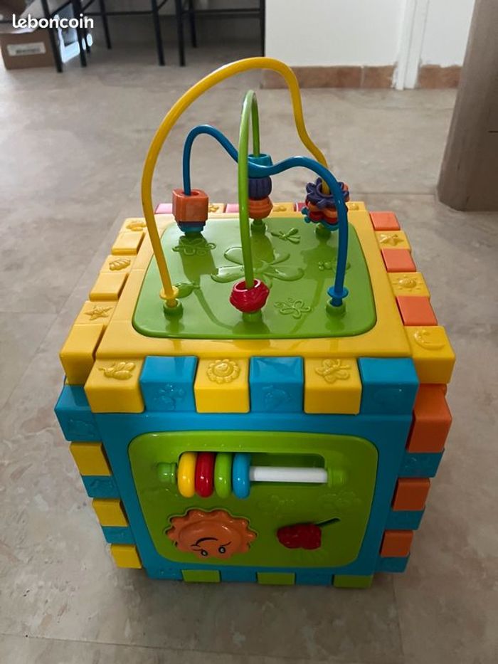Cube d'activité qui se détache pour bébé. 30 x 30 cm - photo numéro 3