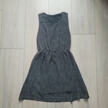 Très belle robe fluide noire à pois blanc. Fille 8 ans
