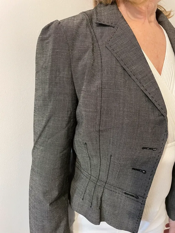 Veste de tailleur grise - photo numéro 2