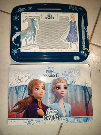 Livre reine des neiges avec tableau effaçable