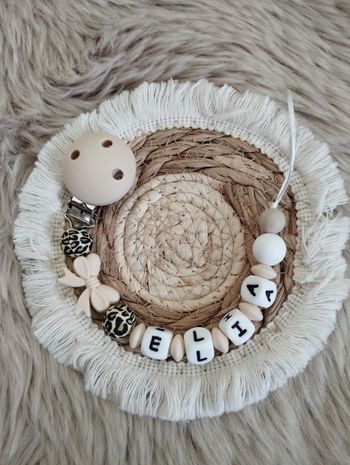 Attache tétine personnalisée