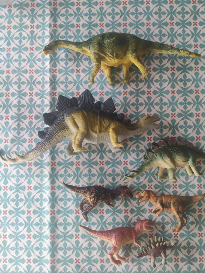 Lot de dinosaures solide - photo numéro 2