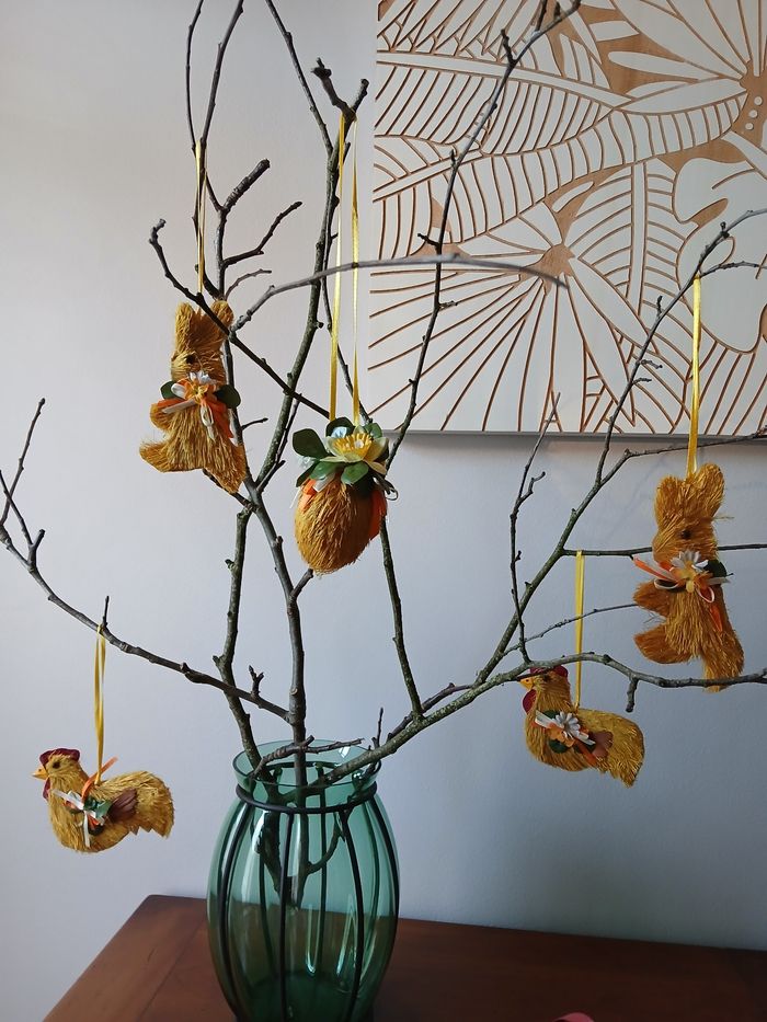 Lot sujets 4 œufs & 4 paniers à suspendre pour arbre Pâques multicolore - photo numéro 4
