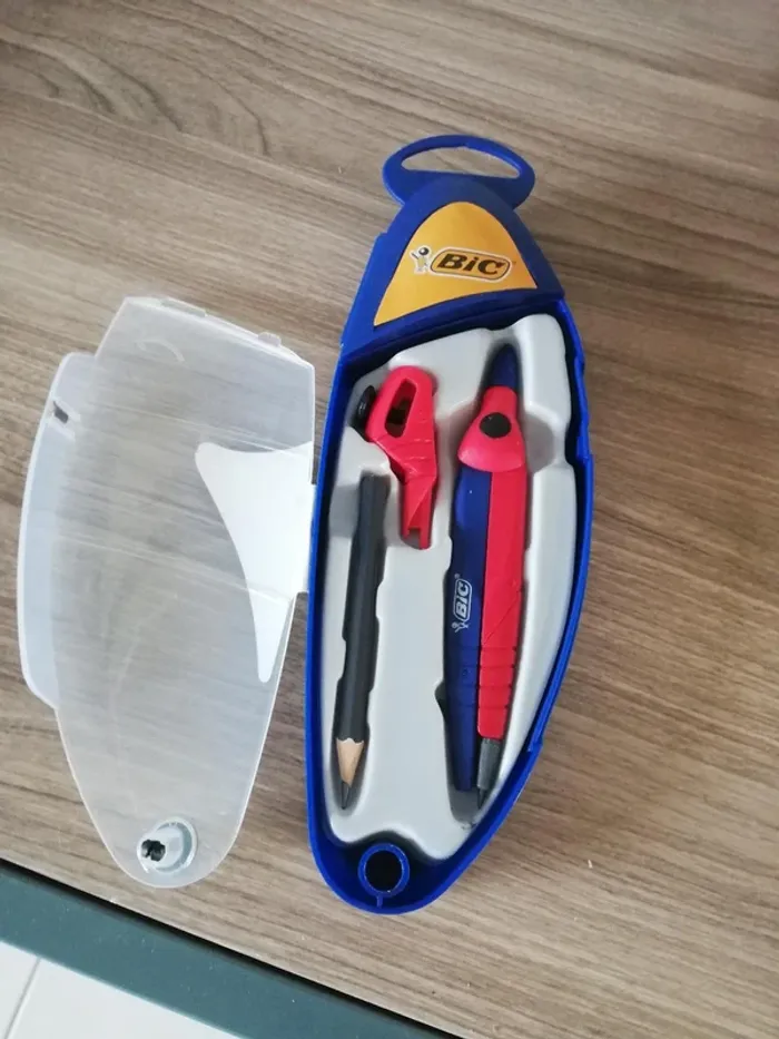 Petit lot de fournitures pour primaire - photo numéro 8