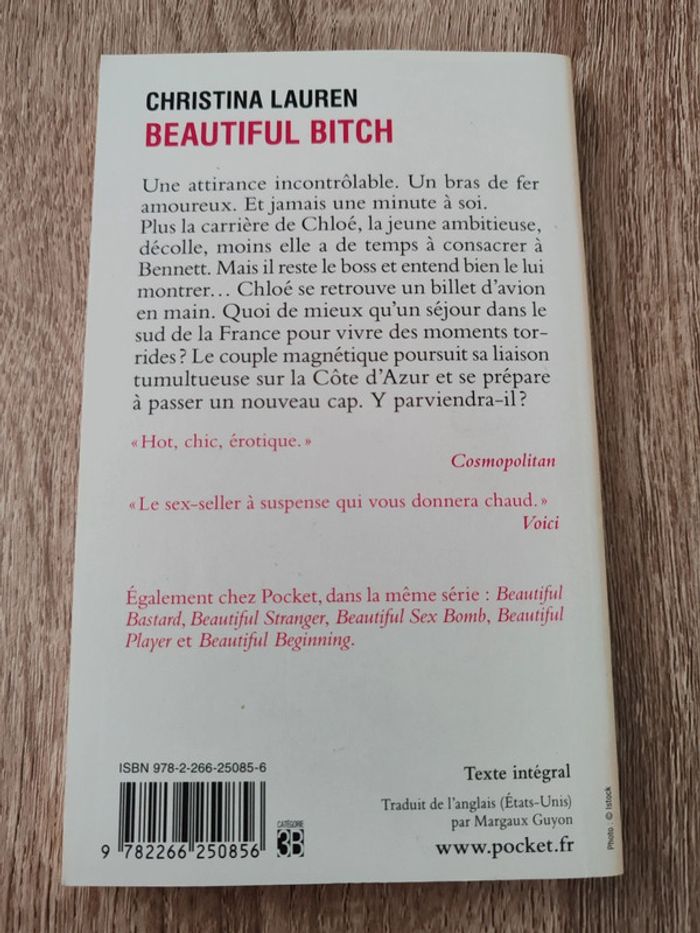 Christina Lauren 🌸 Beautiful bitch - photo numéro 2