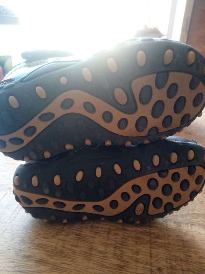 Chaussures enfant très Bon Etat - photo numéro 5