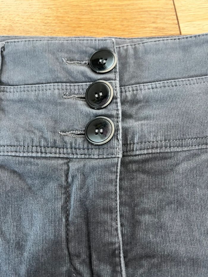 Mini jupe droite Benetton en velours gris – Taille 40 IT (équiv. 36 FR) - photo numéro 2