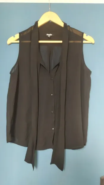 Blouse noire sans manche "Jennyfer"
