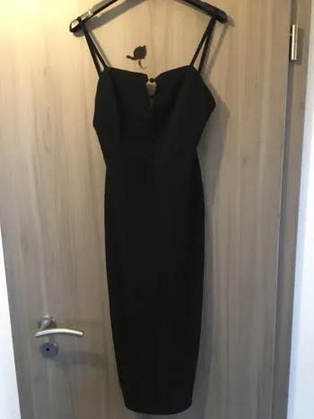 Robe longue à bretelles dos nu Bershka T.36
