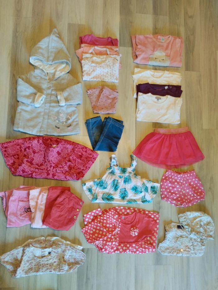 Lot (20 articles) fille toutes saisons, taille 12 mois.