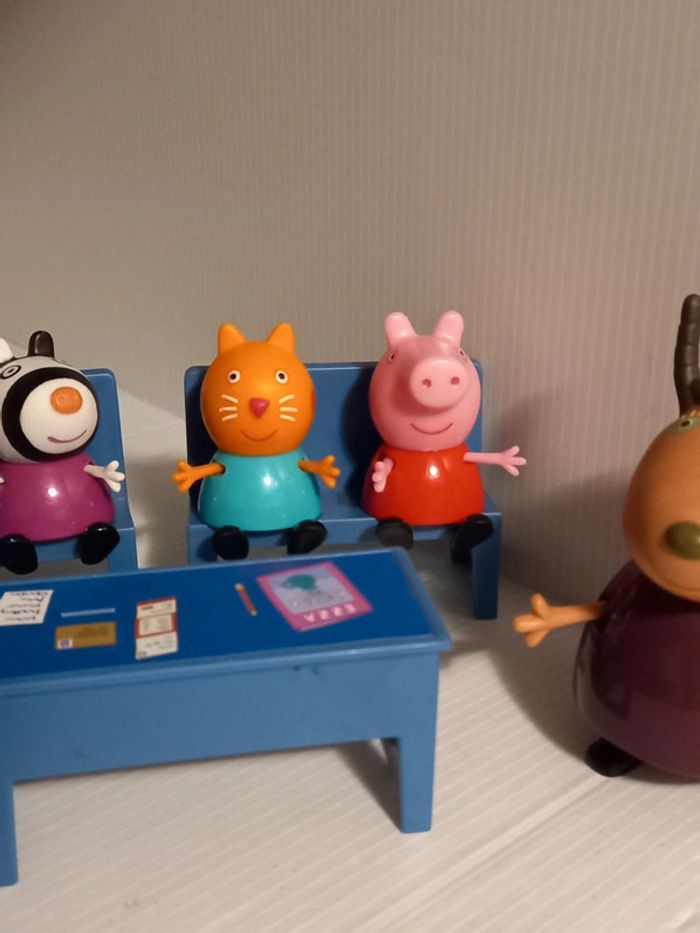 Peppa pig salle de classe - photo numéro 4