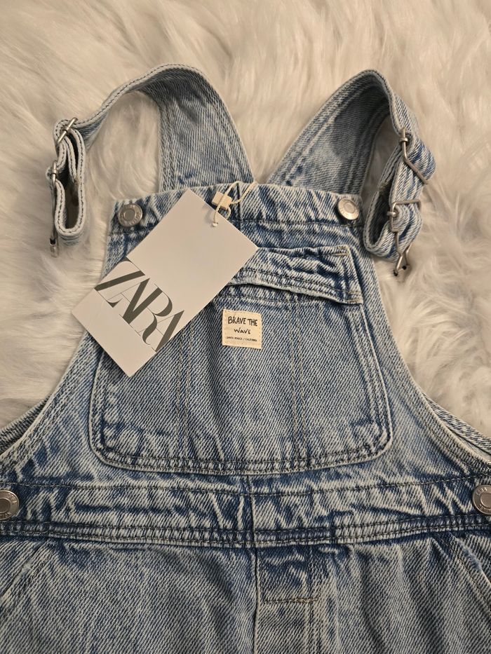 NEUVE (non portée) 🏷🥰🤩salopette courte en jeans 3 ans (98cm) garçon ferme💙💥💥 - photo numéro 3