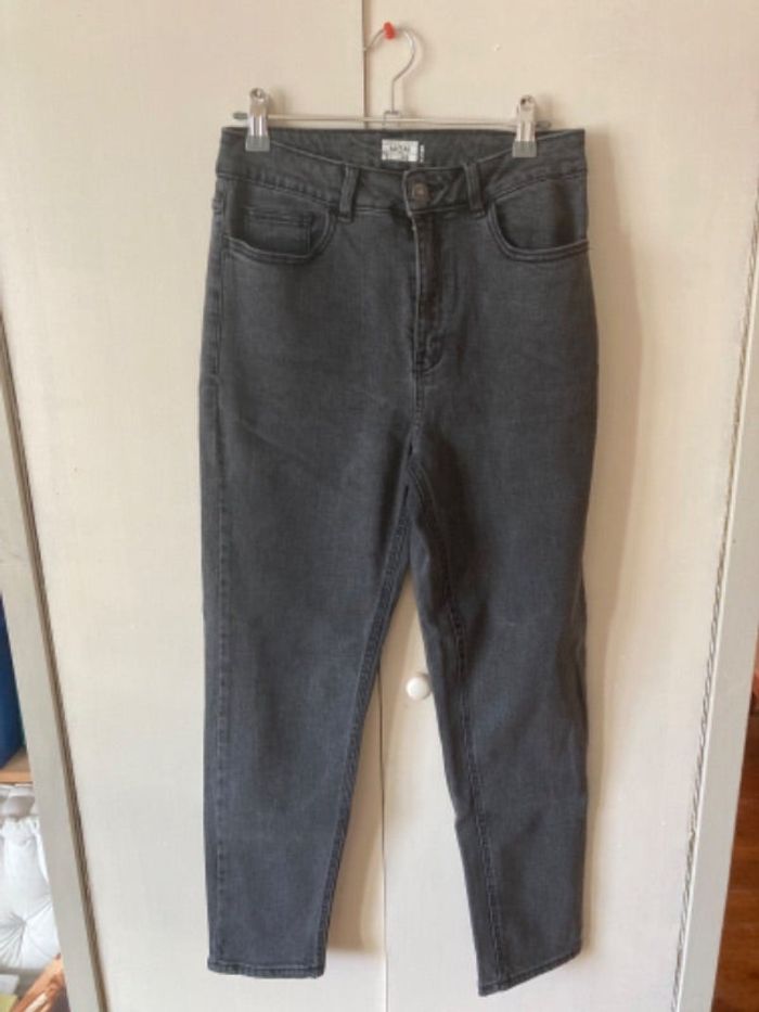 Joli jean gris taille 36