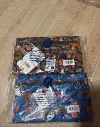 Pochettes Mugluck et Marion blanc