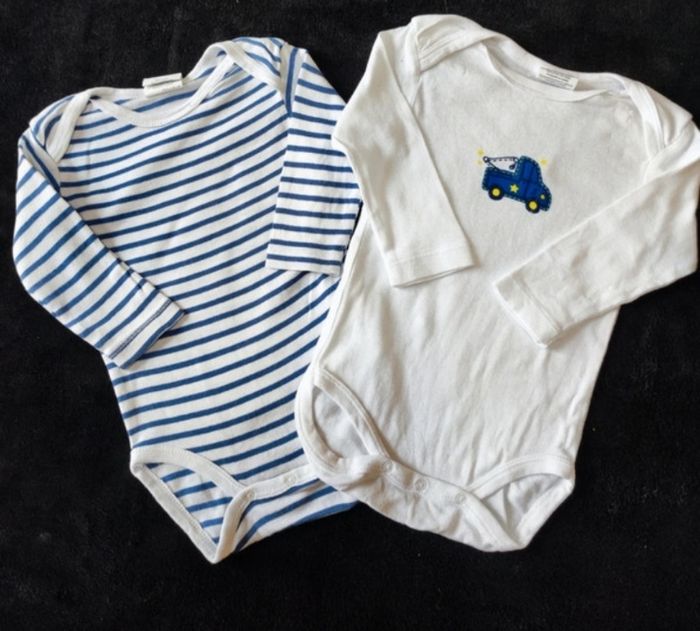 Lot 9 bodies manches longues 6 mois - photo numéro 8