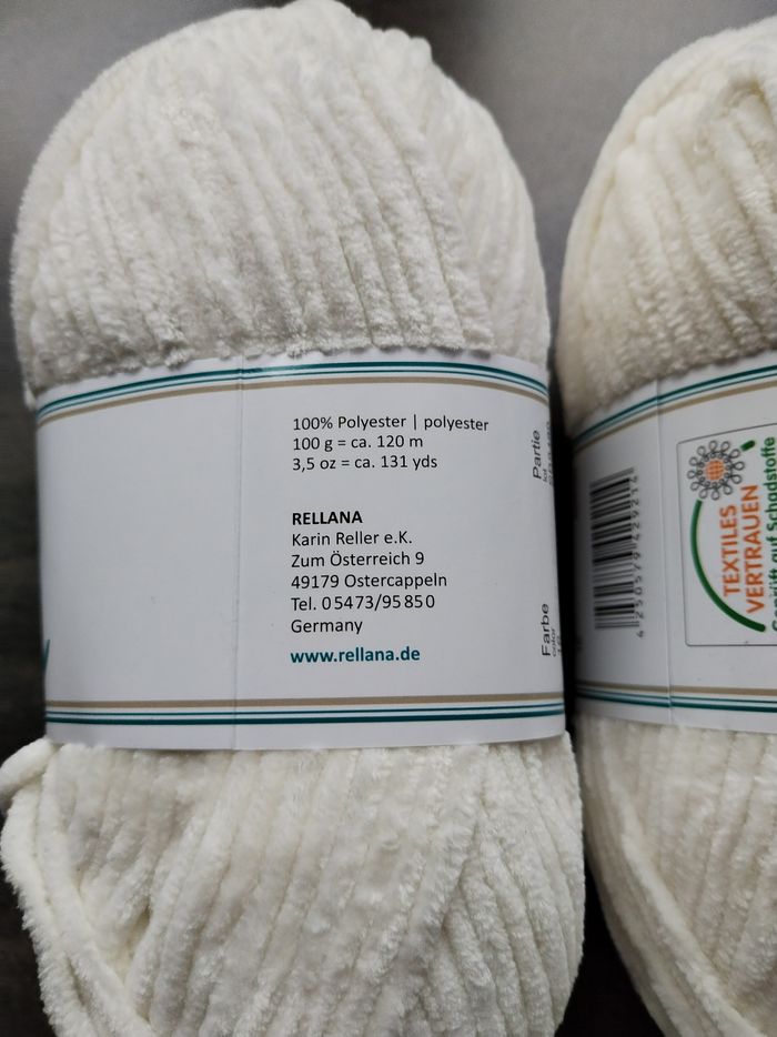 Lot de 2 pelotes de laine Chenille /velours blanc cassé crème - photo numéro 3