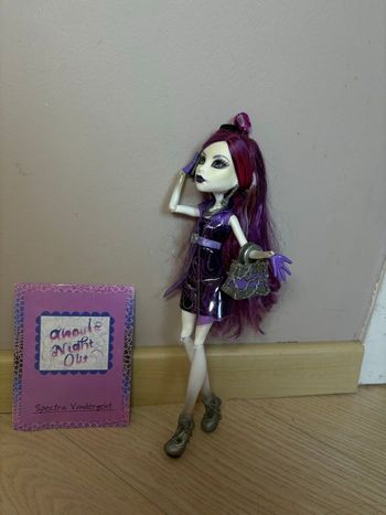 Poupée Monster High Spectra ghouls night out