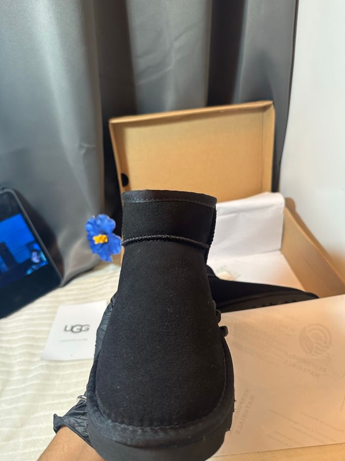 Botte Ugg Classic Ultra Mini - NOIR - photo numéro 3