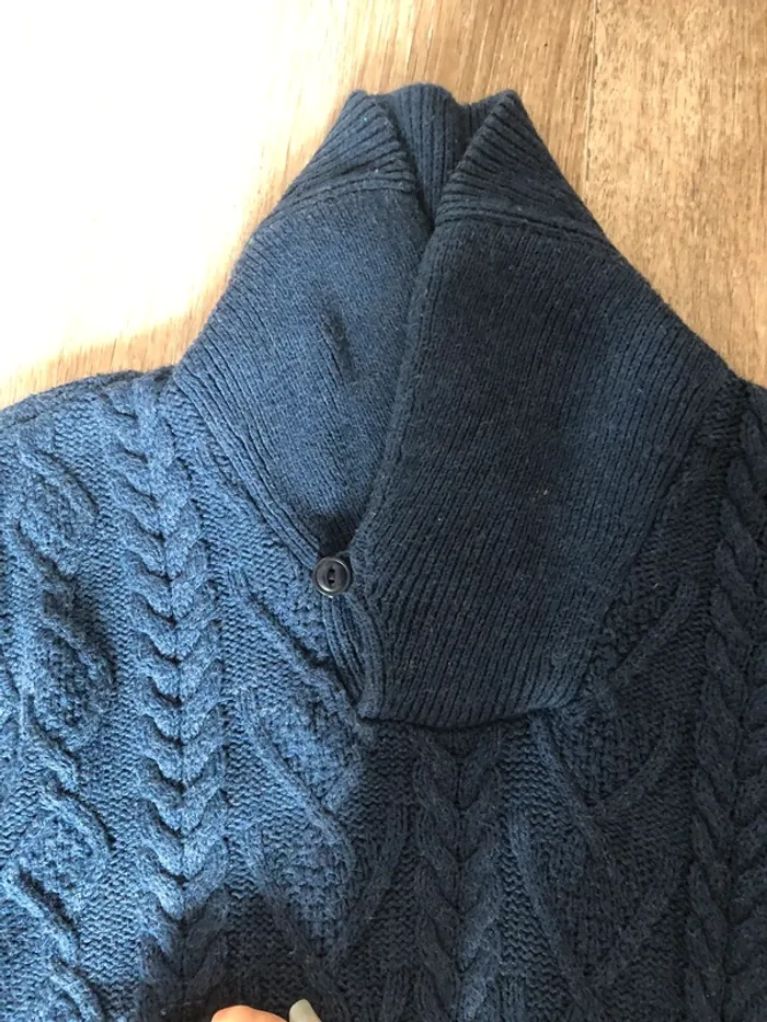 Gilet bleu marine avec un col montant - photo numéro 6