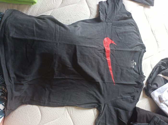 Tee shirt