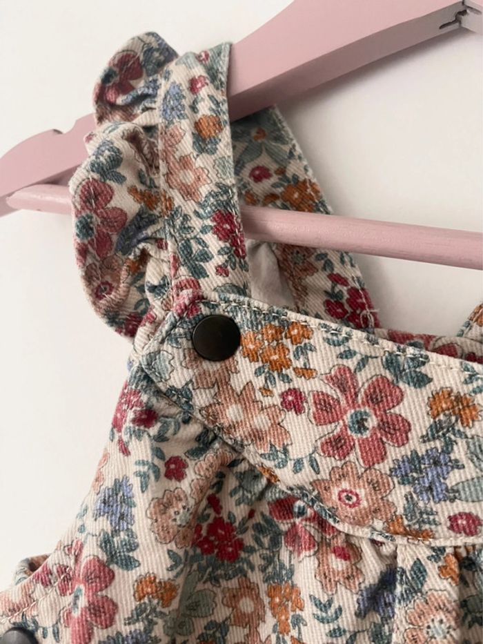 Salopette en jean beige fleuri bout’chou de Monoprix pour bébé fille taille 9 mois - photo numéro 5